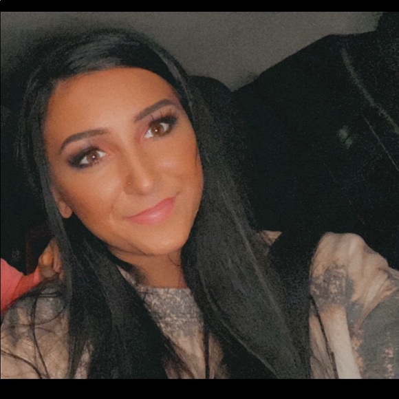 Meet your Posher, Alli - Picture 1 of 1